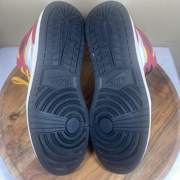 Jordan 1 Retro High Og Light Fusion Red Mens Size 11 Shoes Sneakers 555088-603 - Picture 8 of 10